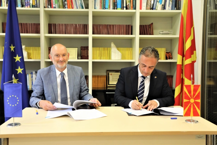 Алиу и Гир потпишаа Договорот за учество на Северна Македонија во Програмата ,,Дигитална Европа”