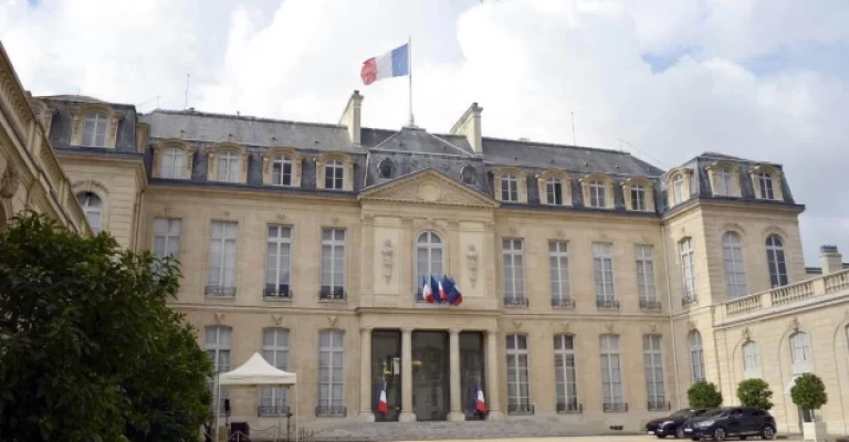 Франција наскоро ќе почне со евакуација на своите државјани од Нигер